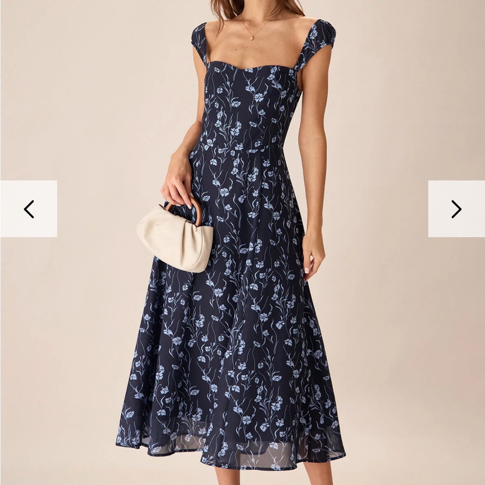 RIHOAS | Navy Floral Sweetheart Neck Midi Dress